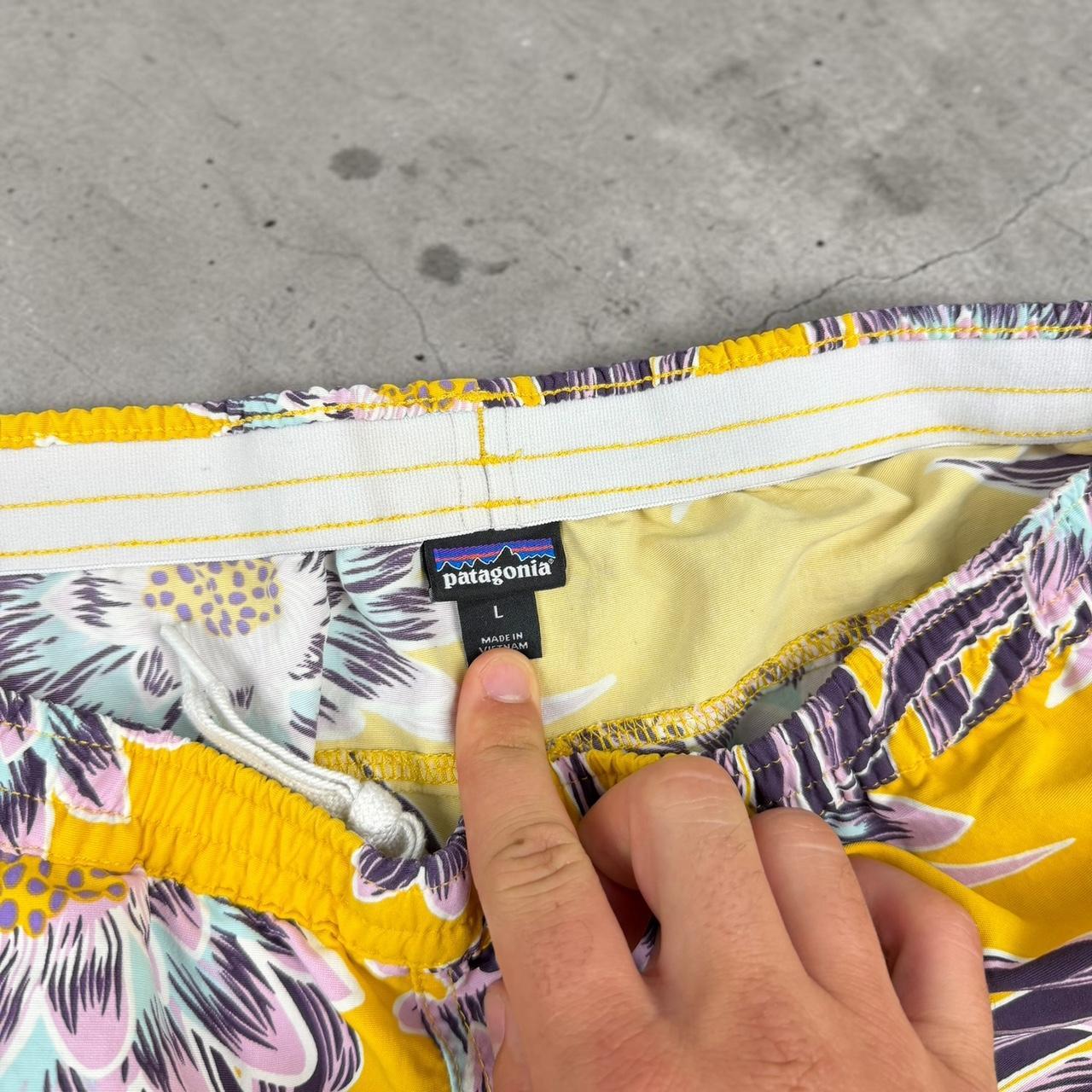 Patagonia floral flowers vintage Y2K Surfwear beach swim board shorts