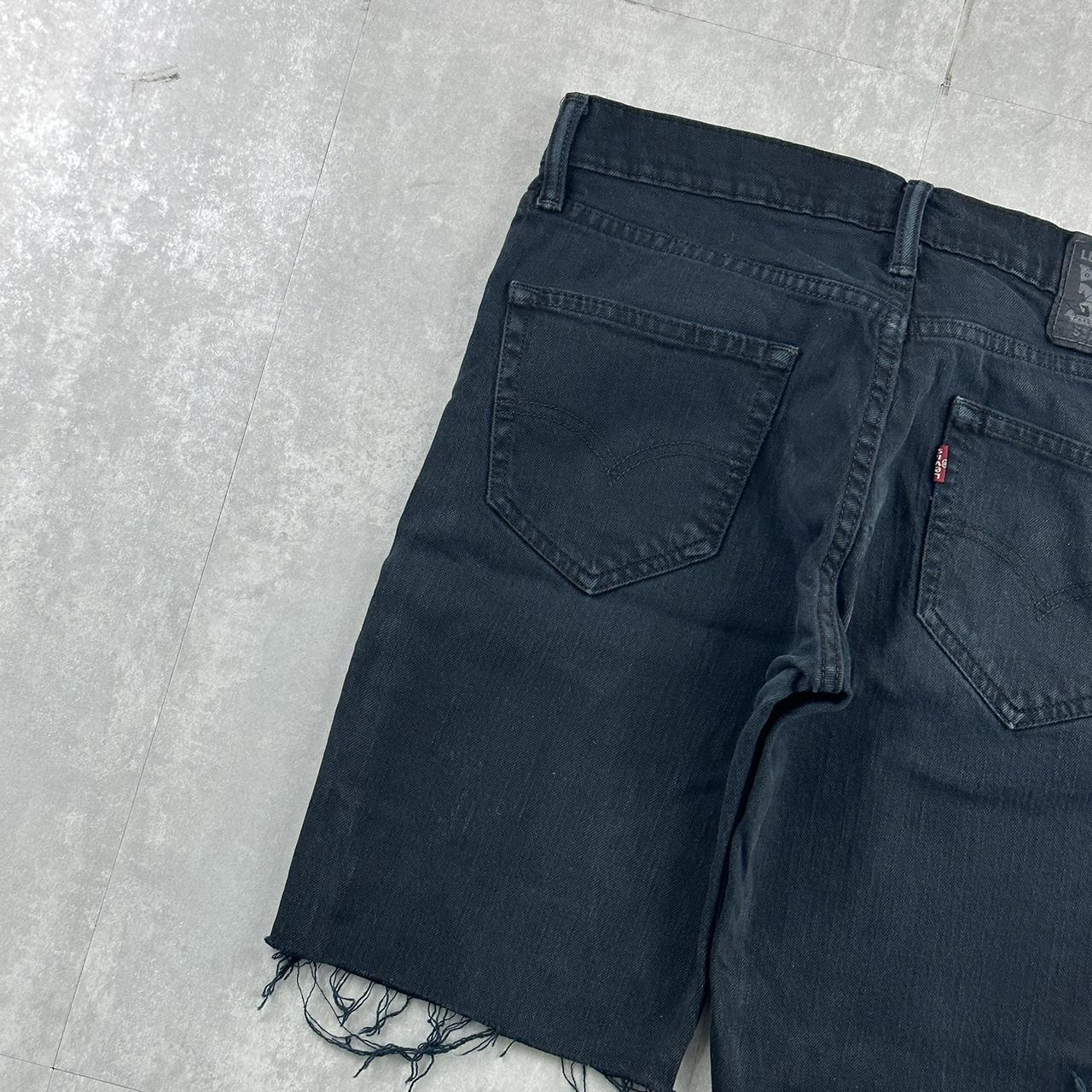 Levi’s 2000 cut off denim jeans