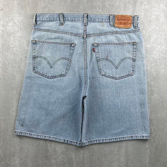 Levi’s 2000s carpenter baggy Jorts