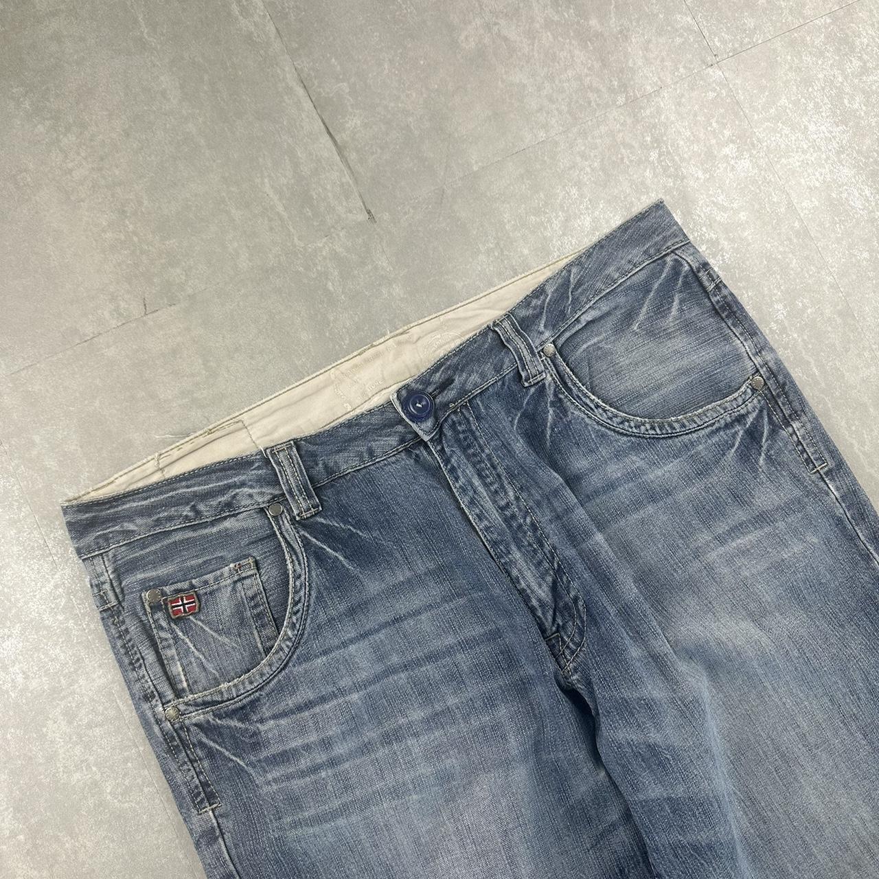 Japanese style 2000s spellout carpenter fit skate jorts