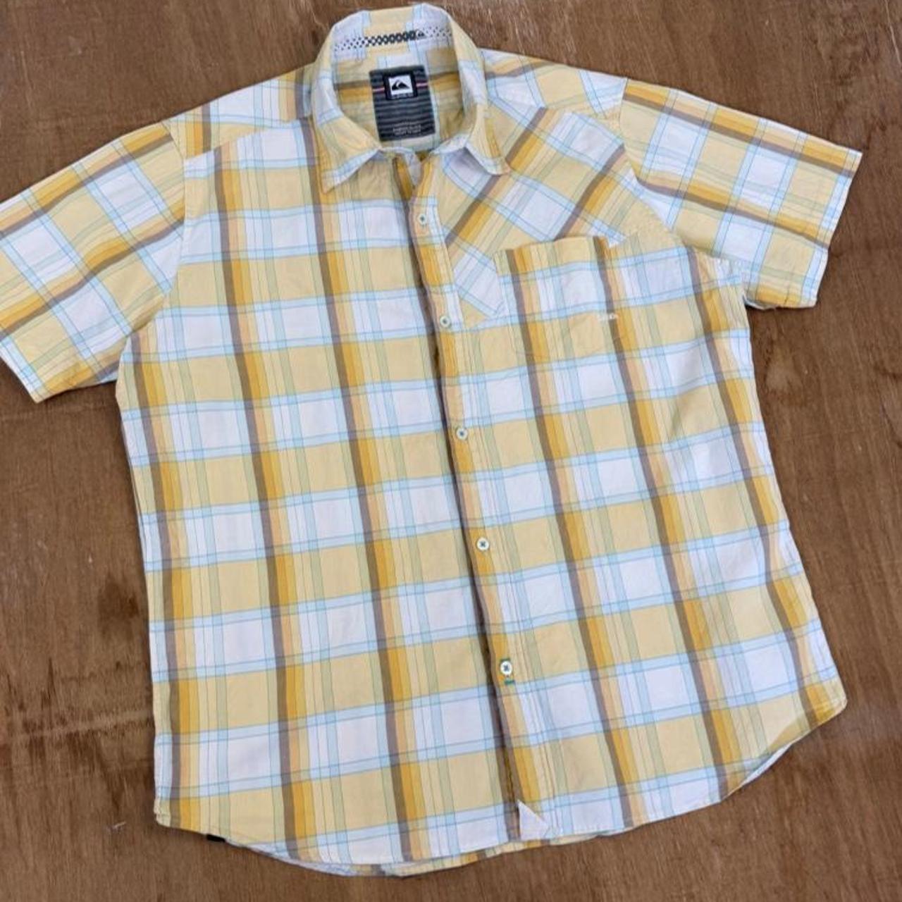 Quiksilver Surfwear Y2K checked button down short sleeve shirt