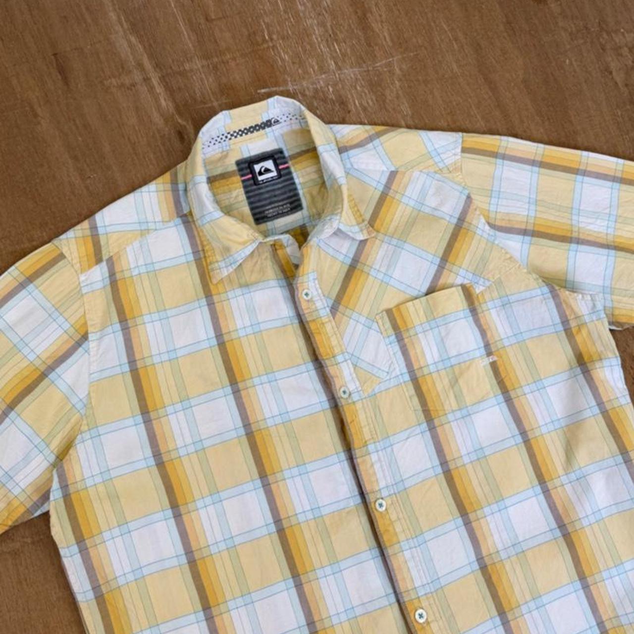Quiksilver Surfwear Y2K checked button down short sleeve shirt