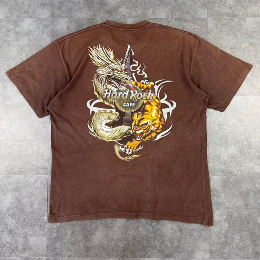Hard Rock Cafe Skater T 2000s Print Logo design graphic T shirt