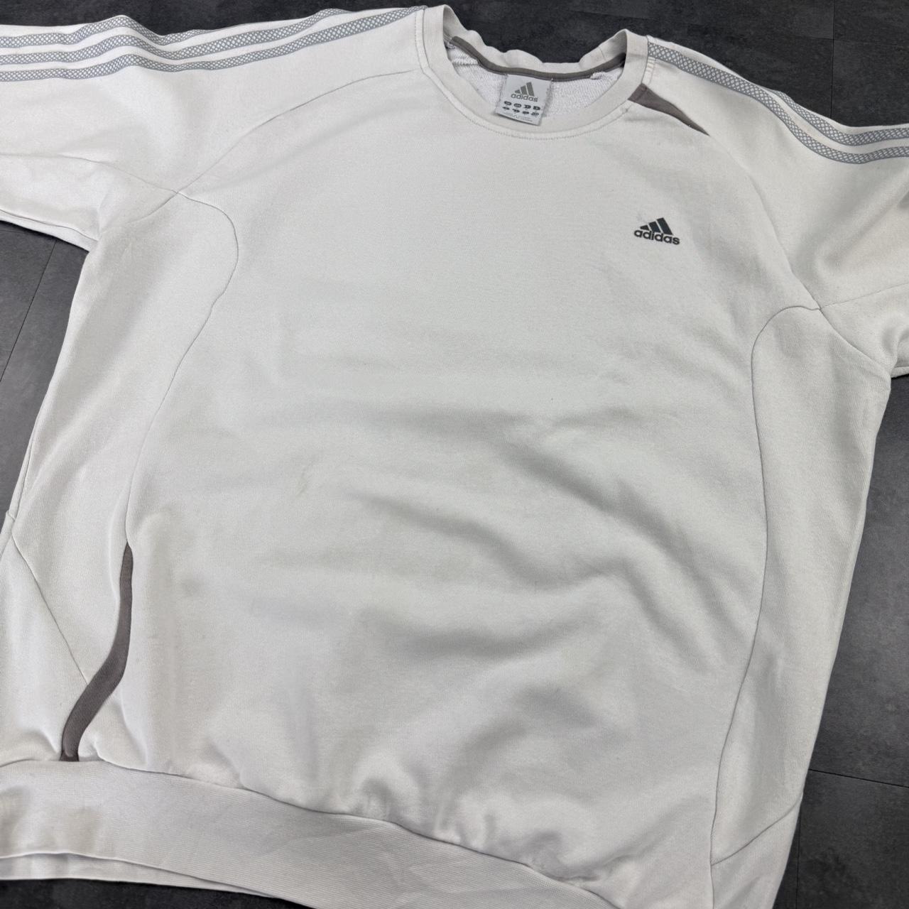 Vintage Adidas 90s sportwear mini Logo classic embroidered 3 stripe sweatshirt
