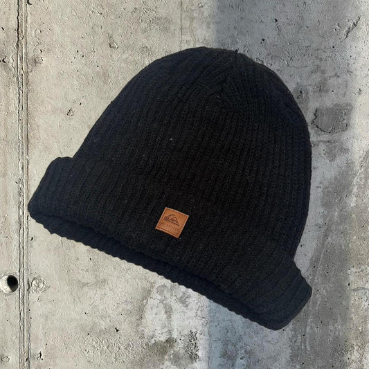 Quiksilver 2000s vintage Surfwear embroidered logo beanie hat