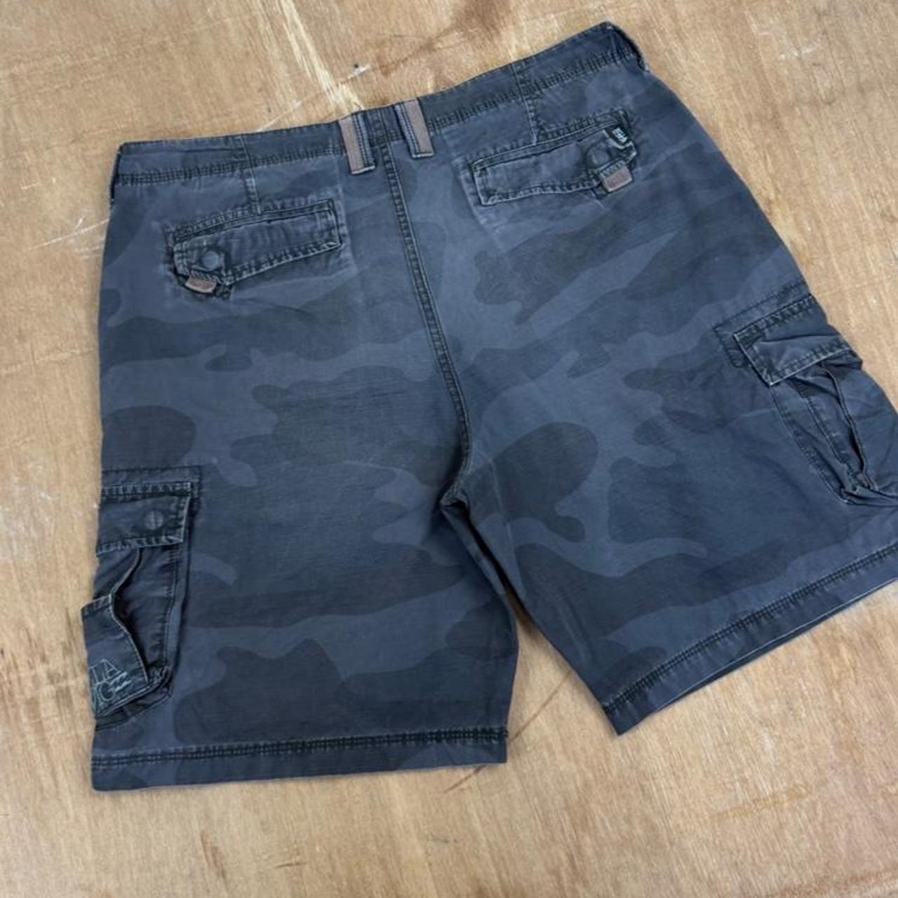 Billabong camo Surfwear Y2K cargo shorts