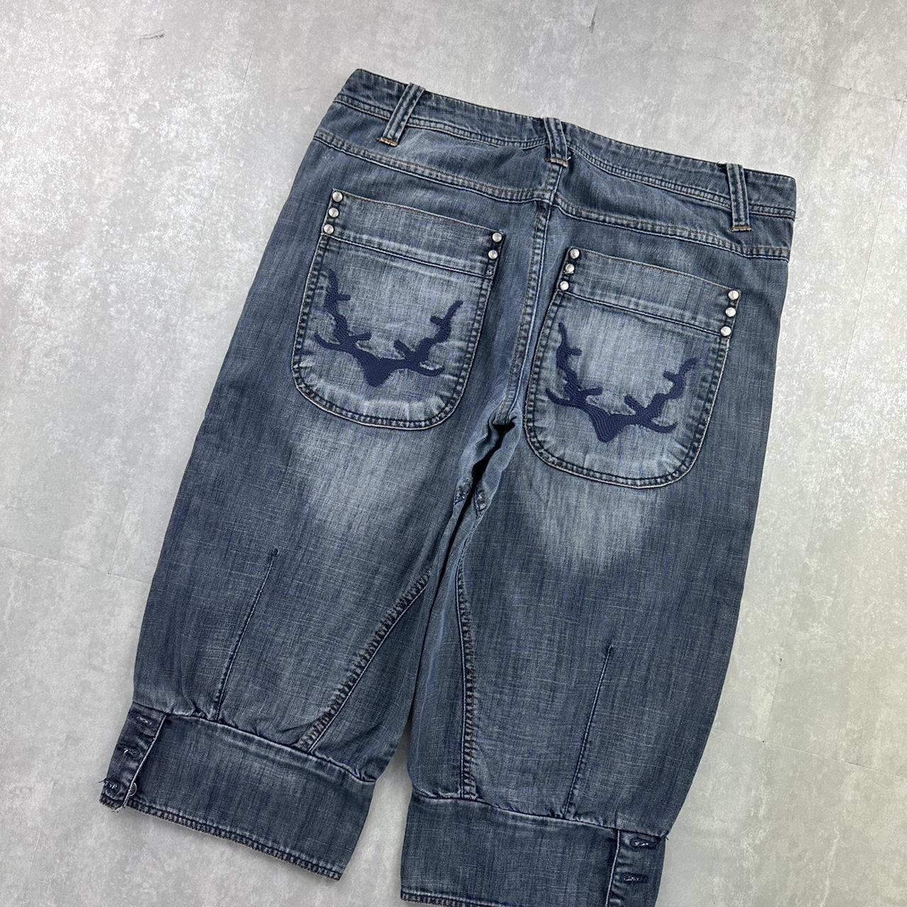 Japanese style 2000s spellout carpenter fit skate jorts