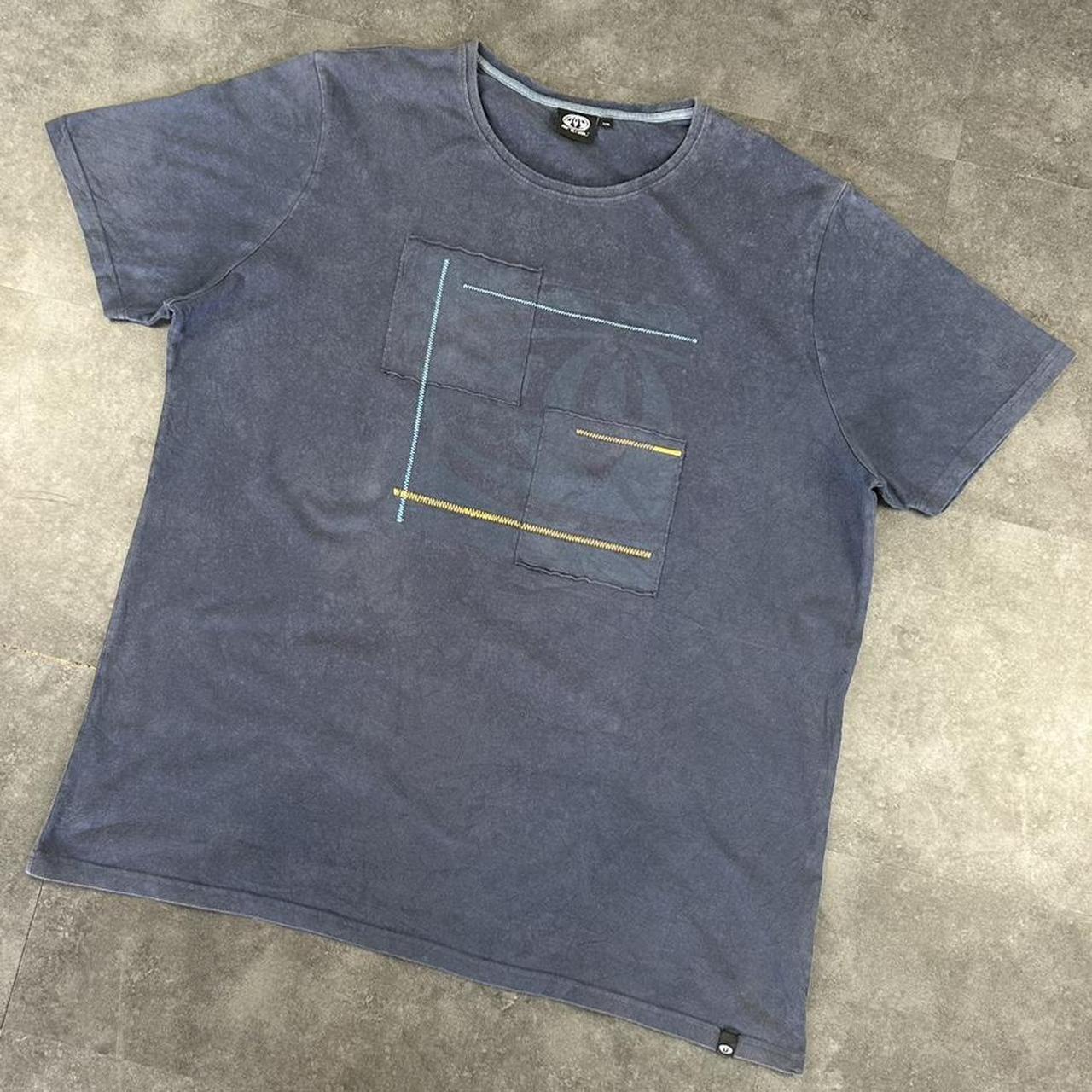 Animal 2000s Skater Skateboard square embroidered faint logo Print graphic T shirt