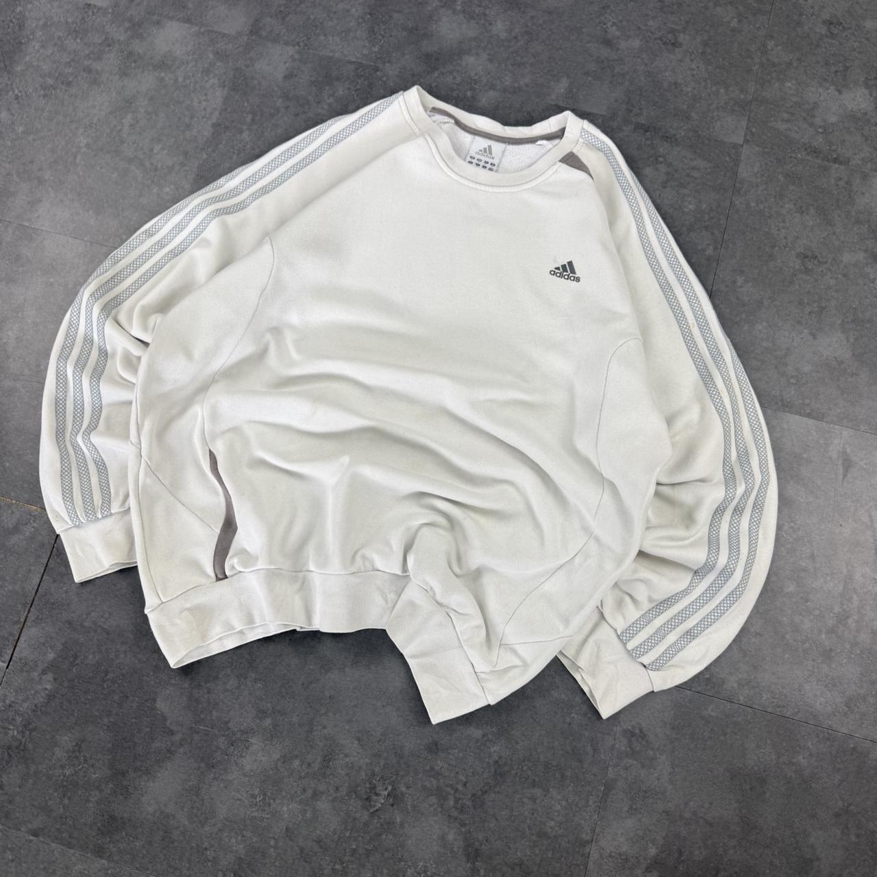 Vintage Adidas 90s sportwear mini Logo classic embroidered 3 stripe sweatshirt