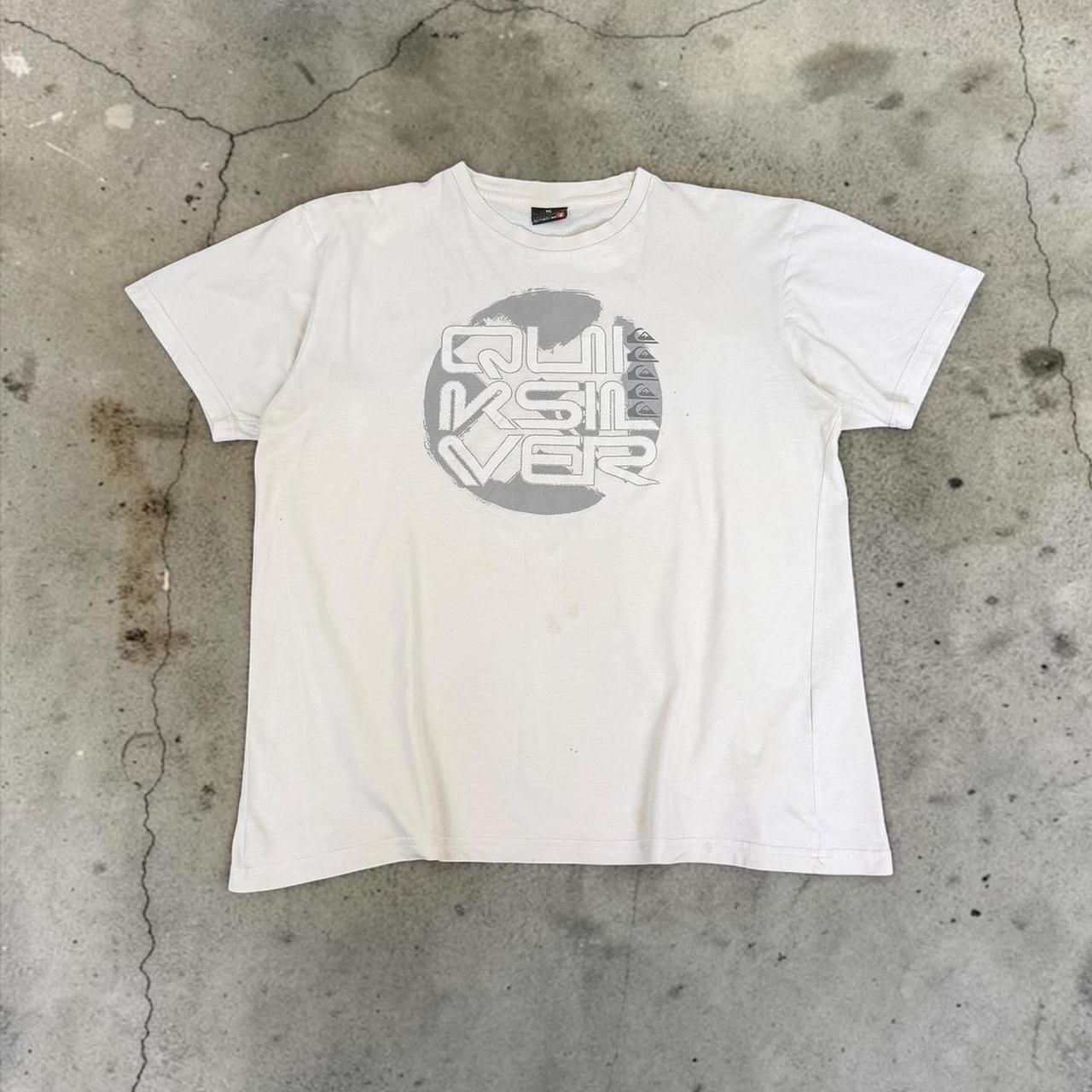 Quiksilver distressed Vintage Y2K Surfwear logo T-Shirt