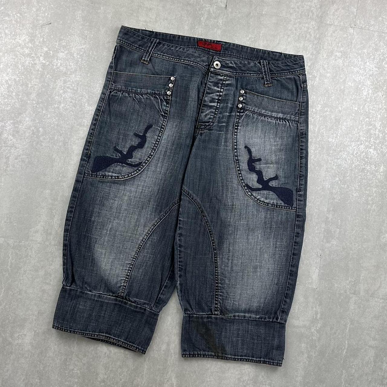 Japanese style 2000s spellout carpenter fit skate jorts