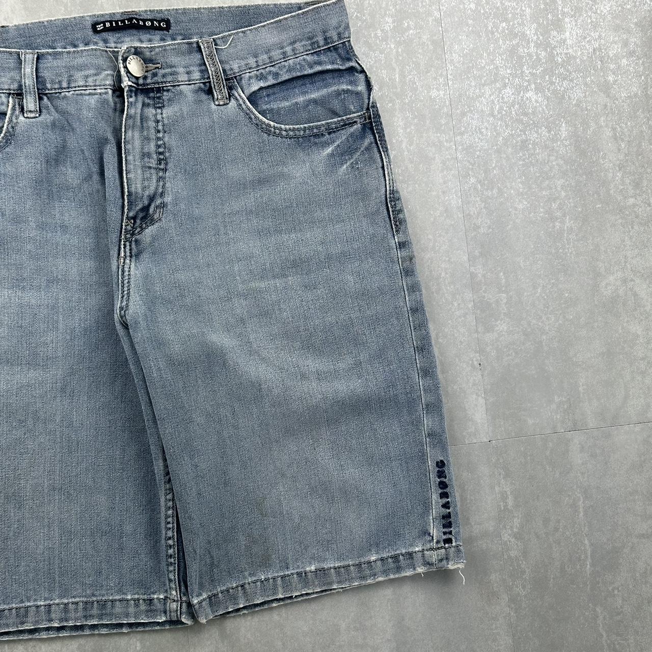 Billabong 2000s spellout carpenter style skate jorts