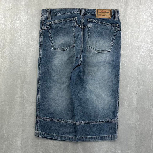 Japanese style 2000s spellout carpenter fit skate cargo jorts