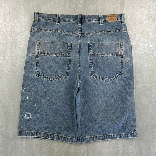 Tommy Hilfiger 2000s spellout carpenter style skate jorts