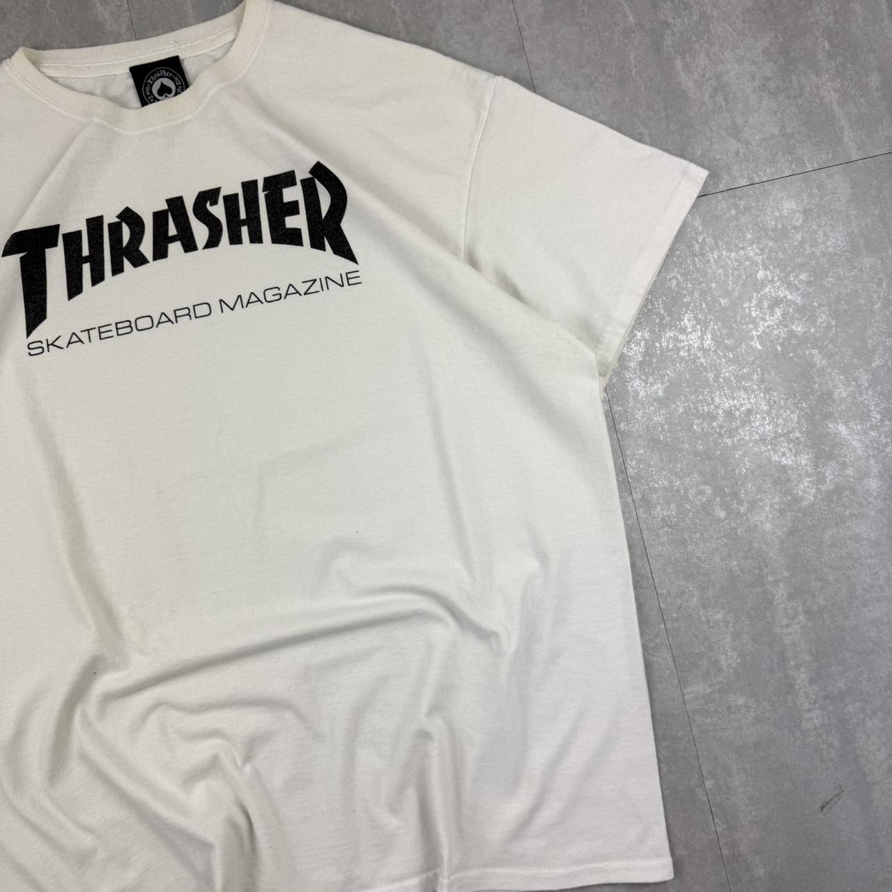 2000s white Thrasher grunge y2k skate T shirt