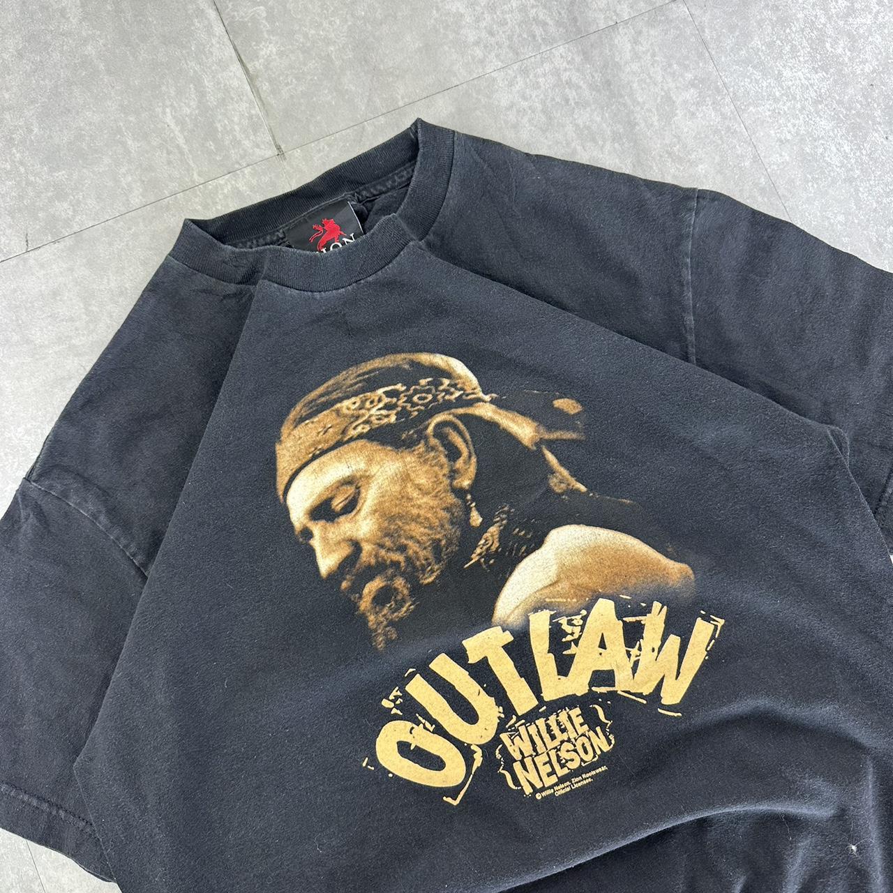 Willie Nelson Outlaw 2000s spellout T shirt