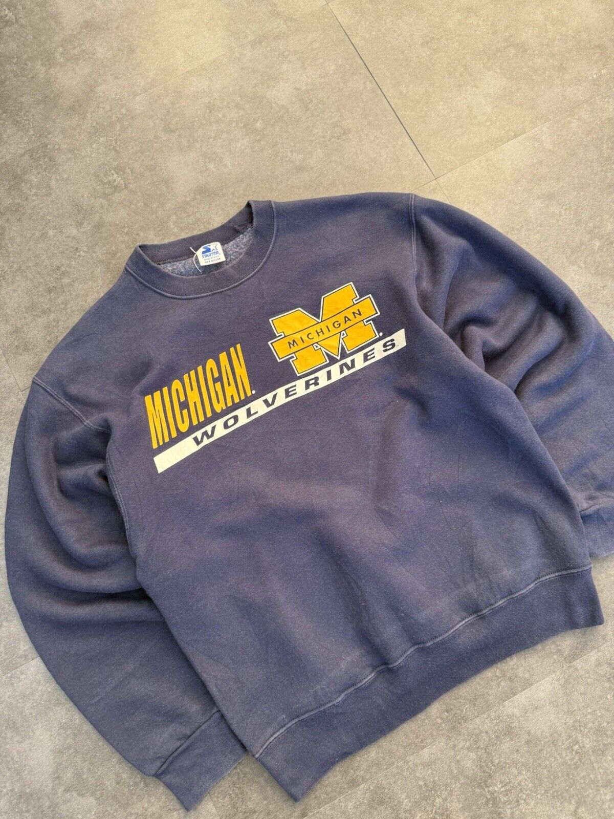 Vintage Starter Michigan Wolverines Print Sweatshirt Navy Blue Medium