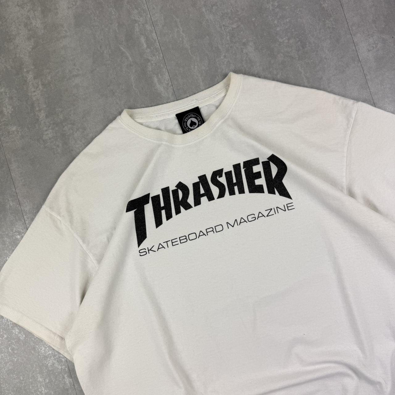 2000s white Thrasher grunge y2k skate T shirt