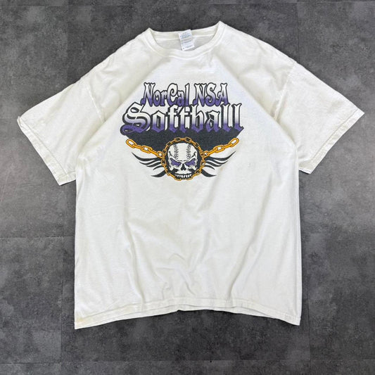 Gildan Norcal Softball 2000s Spellout graphic Grunge skater skull and chain T shirt