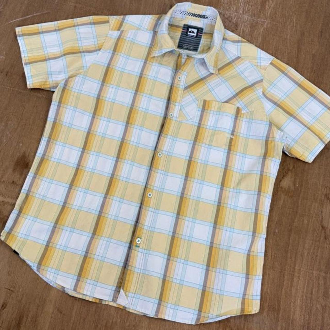Quiksilver Surfwear Y2K checked button down short sleeve shirt
