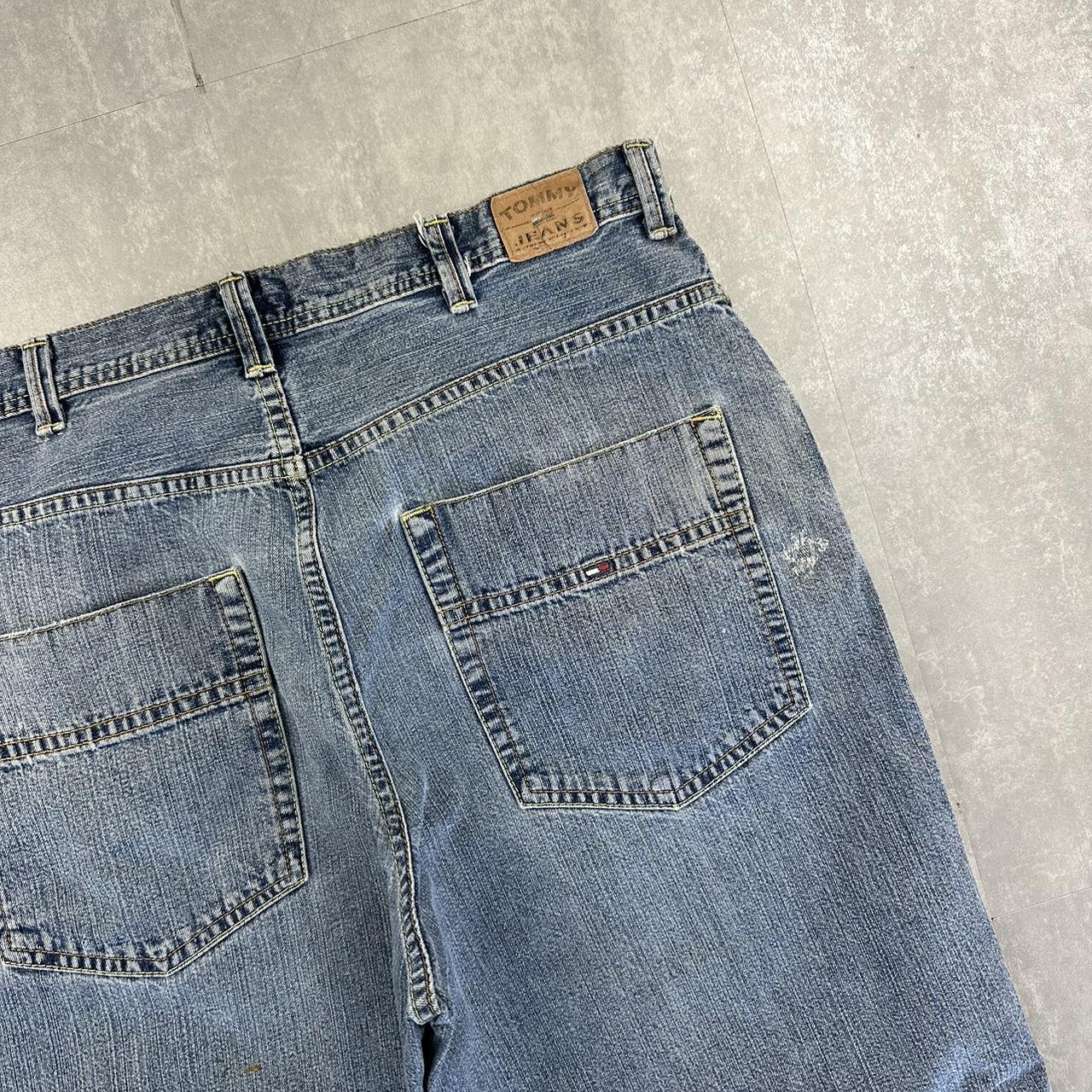 Tommy Hilfiger 2000s spellout carpenter style skate jorts