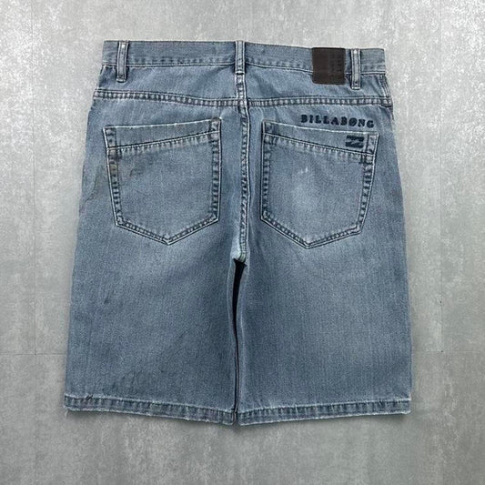 Billabong 2000s spellout carpenter style skate jorts