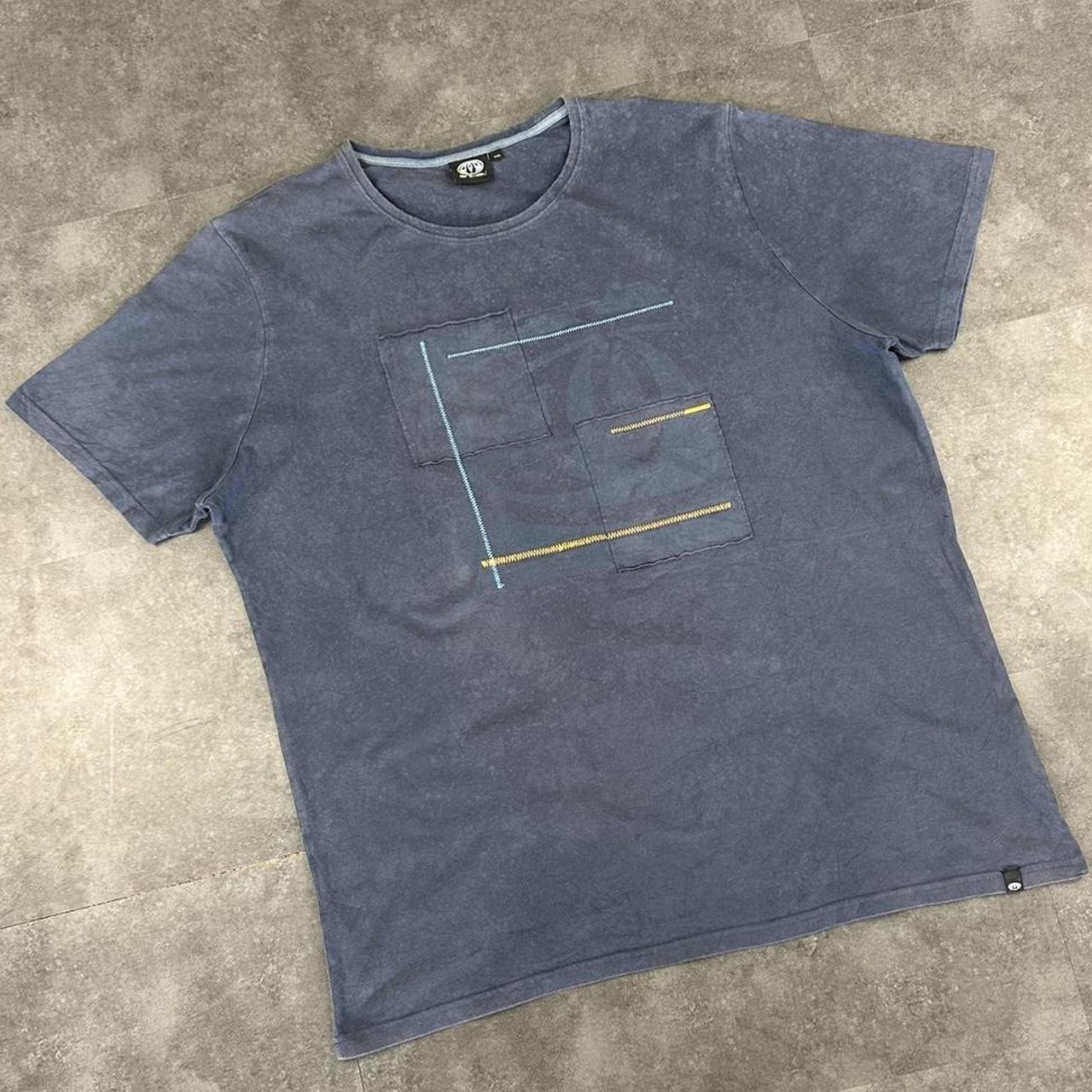 Animal 2000s Skater Skateboard square embroidered faint logo Print graphic T shirt
