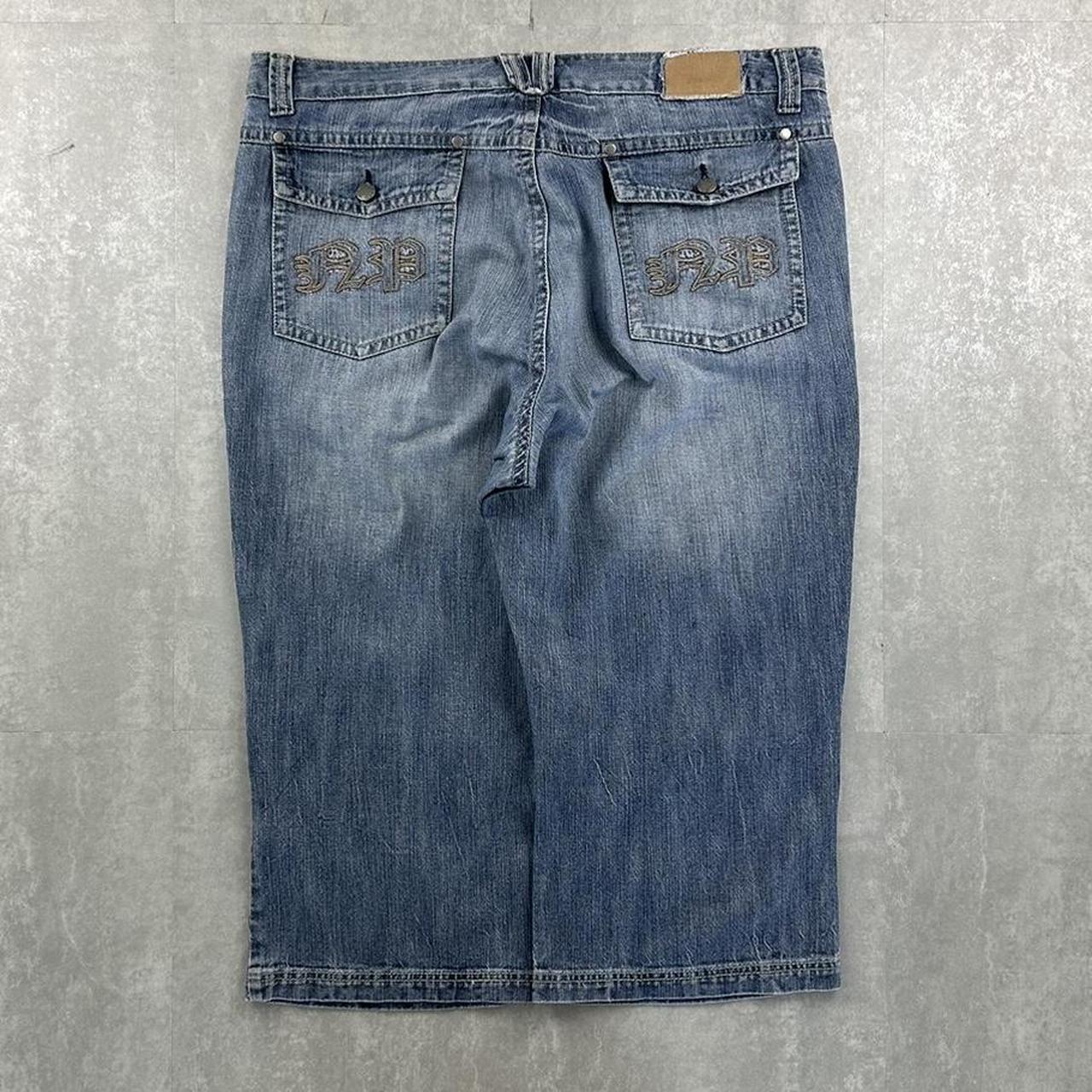 Japanese style 2000s spellout carpenter fit skate jorts