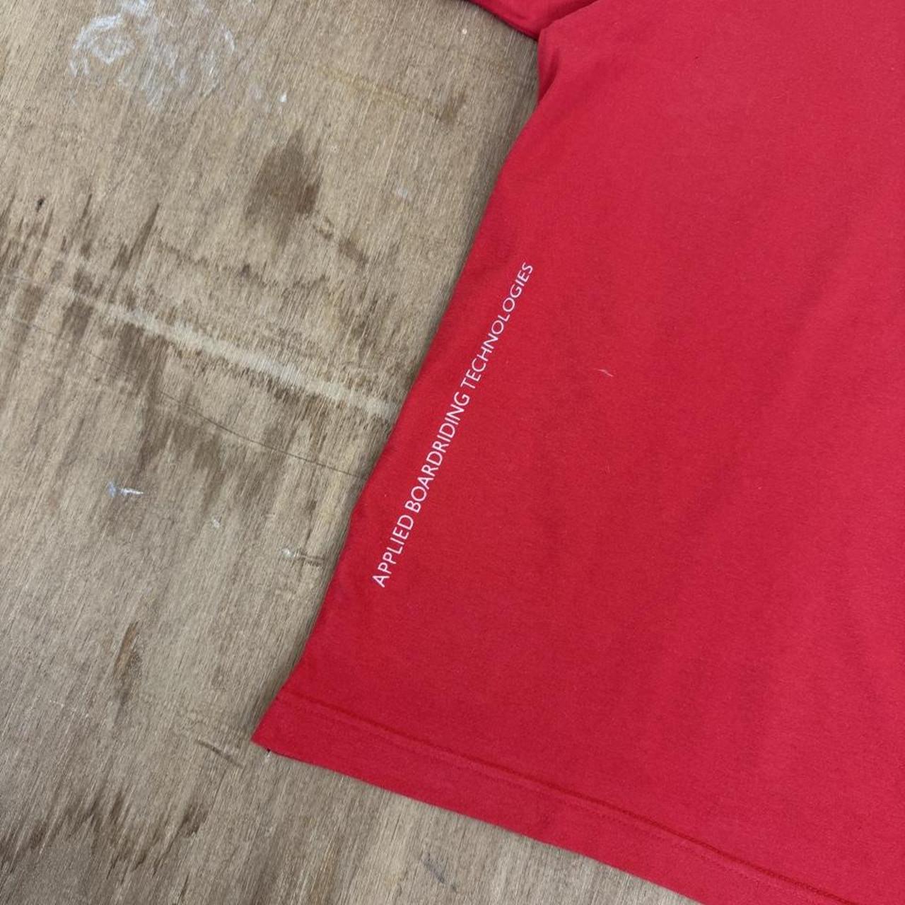 Quiksilver Surfwear two tone red and grey Y2K T-Shirt