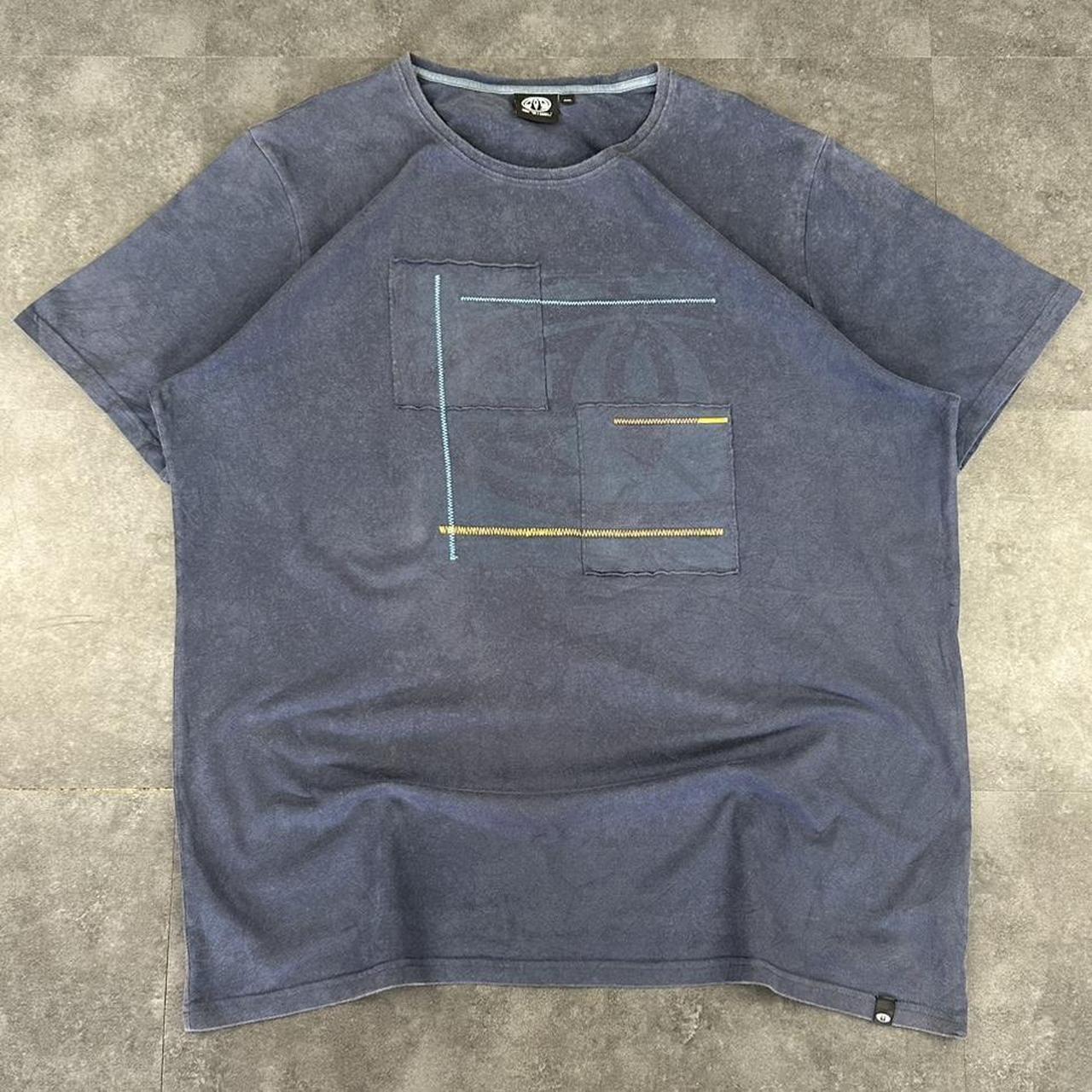 Animal 2000s Skater Skateboard square embroidered faint logo Print graphic T shirt