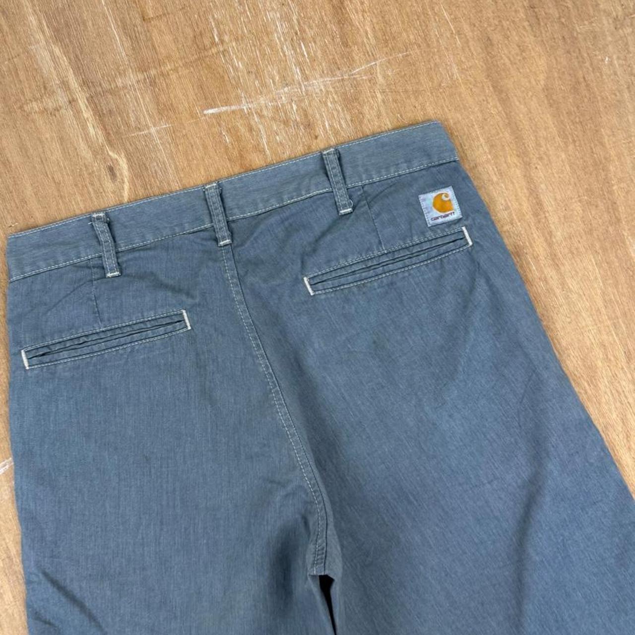 Carhartt 2000s presenter Bermuda fit navy blue shorts