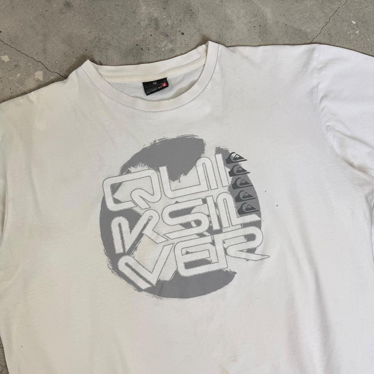 Quiksilver distressed Vintage Y2K Surfwear logo T-Shirt