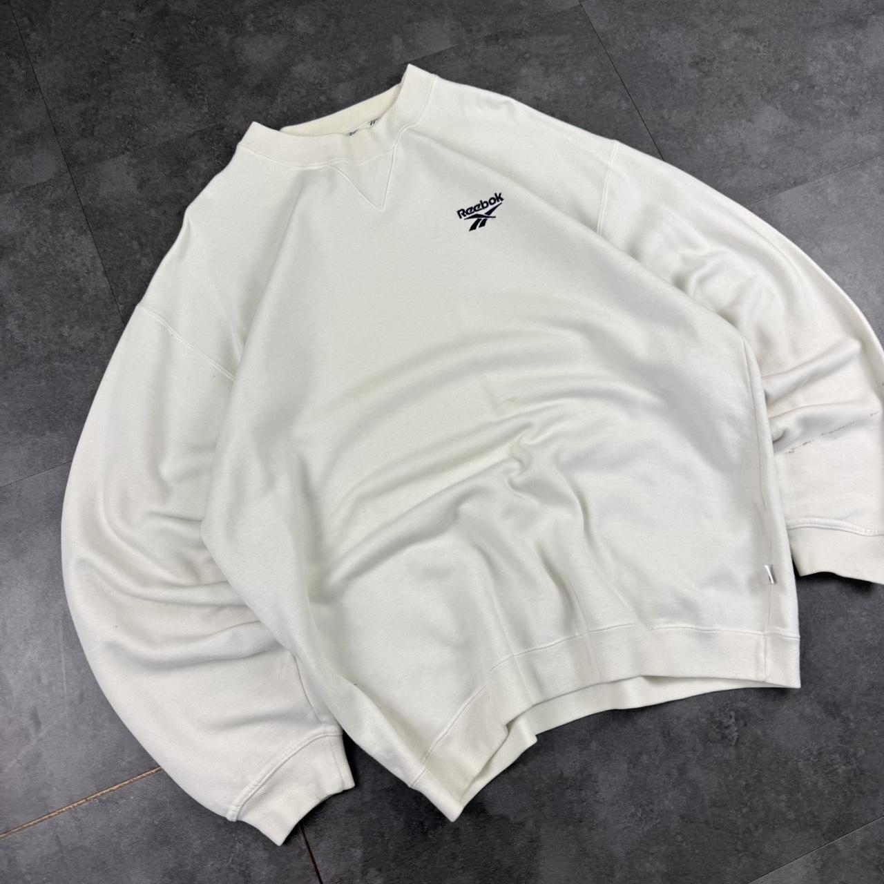 Vintage Reebok 90s Italian sportwear mini Logo classic embroidered sweatshirt