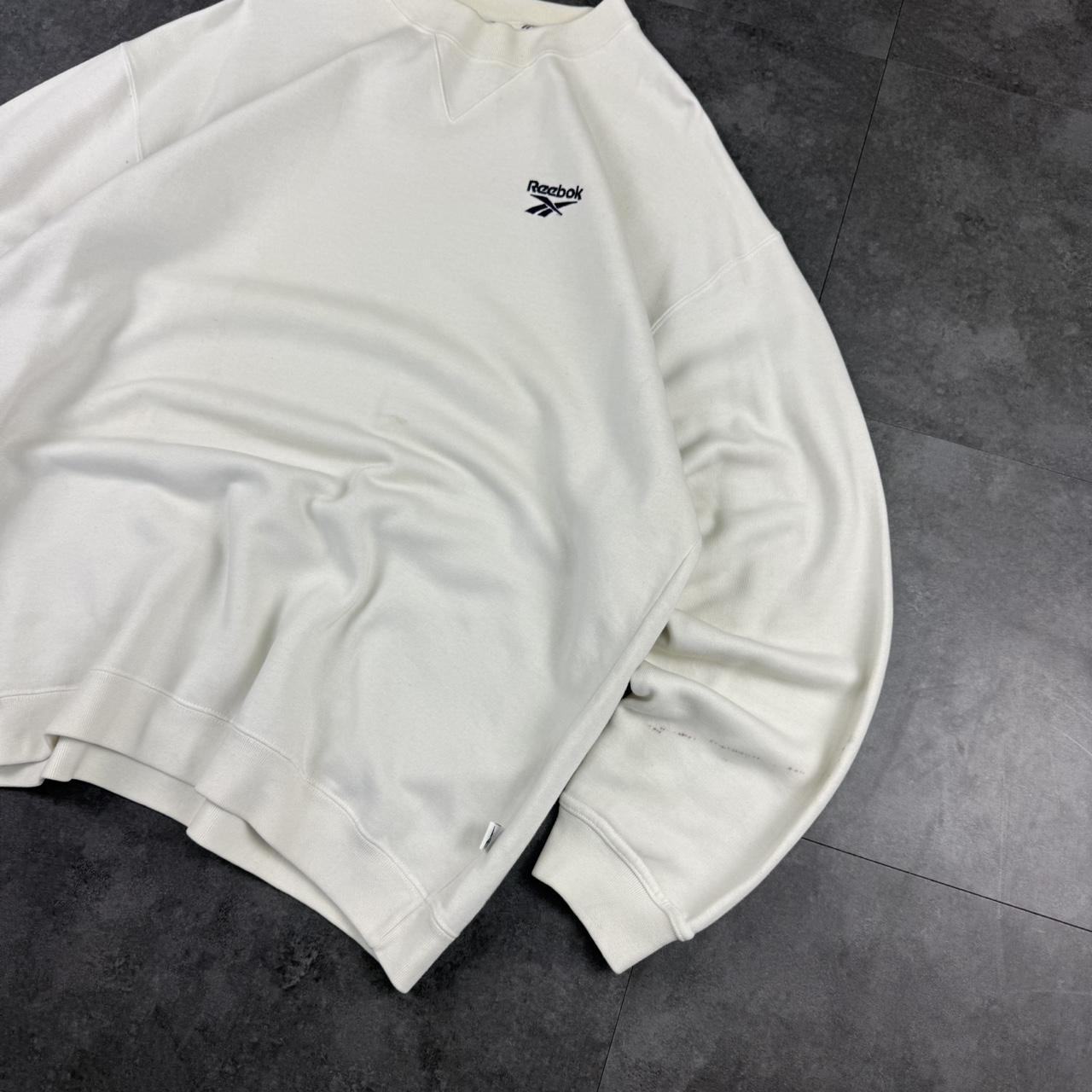 Vintage Reebok 90s Italian sportwear mini Logo classic embroidered sweatshirt