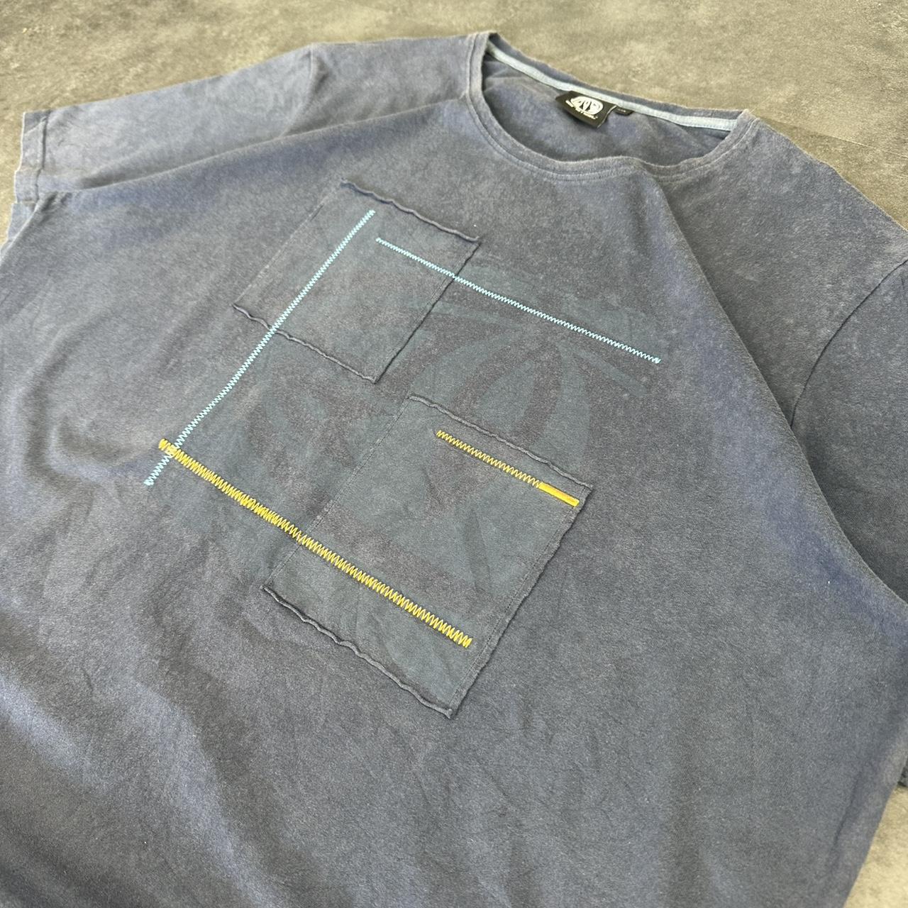 Animal 2000s Skater Skateboard square embroidered faint logo Print graphic T shirt