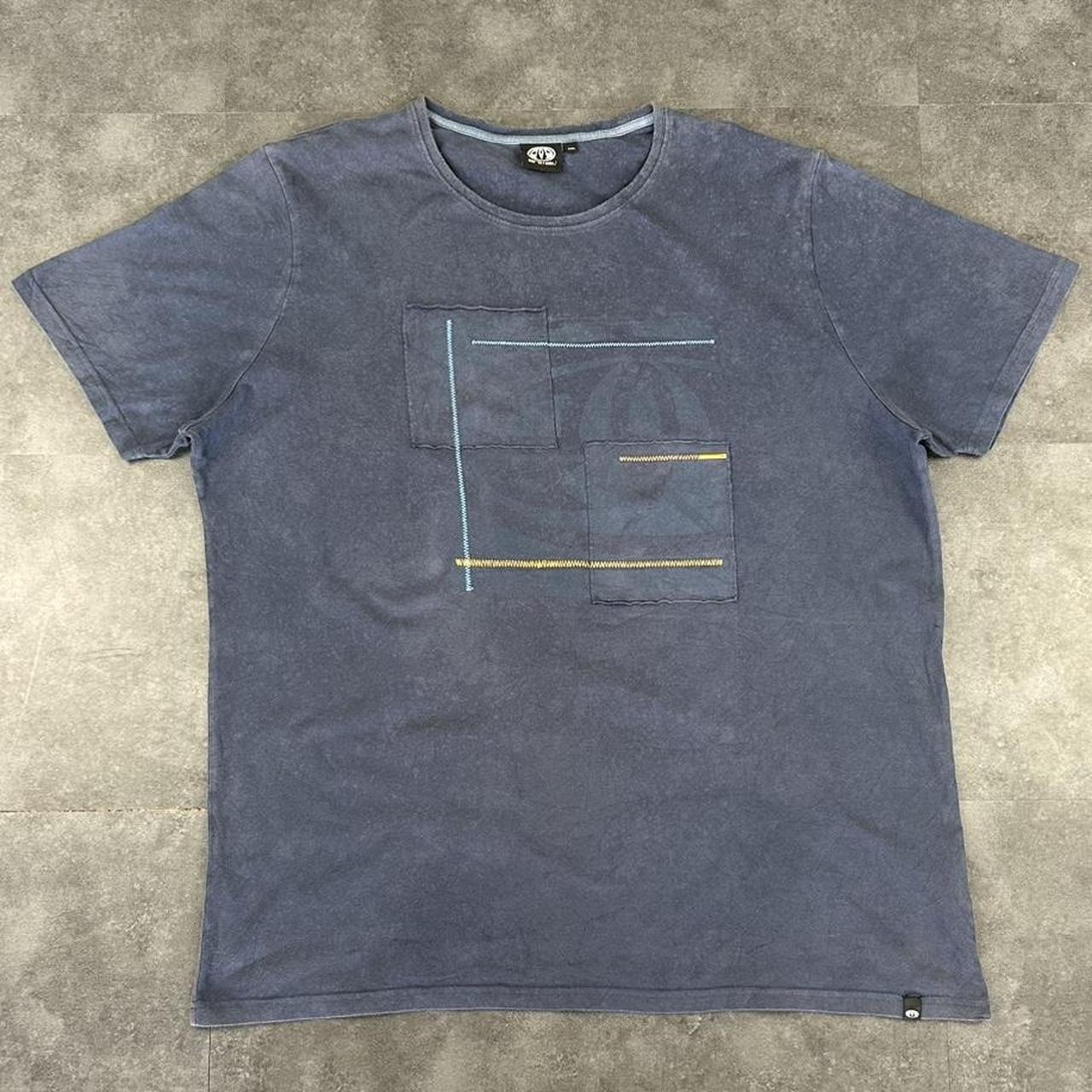 Animal 2000s Skater Skateboard square embroidered faint logo Print graphic T shirt