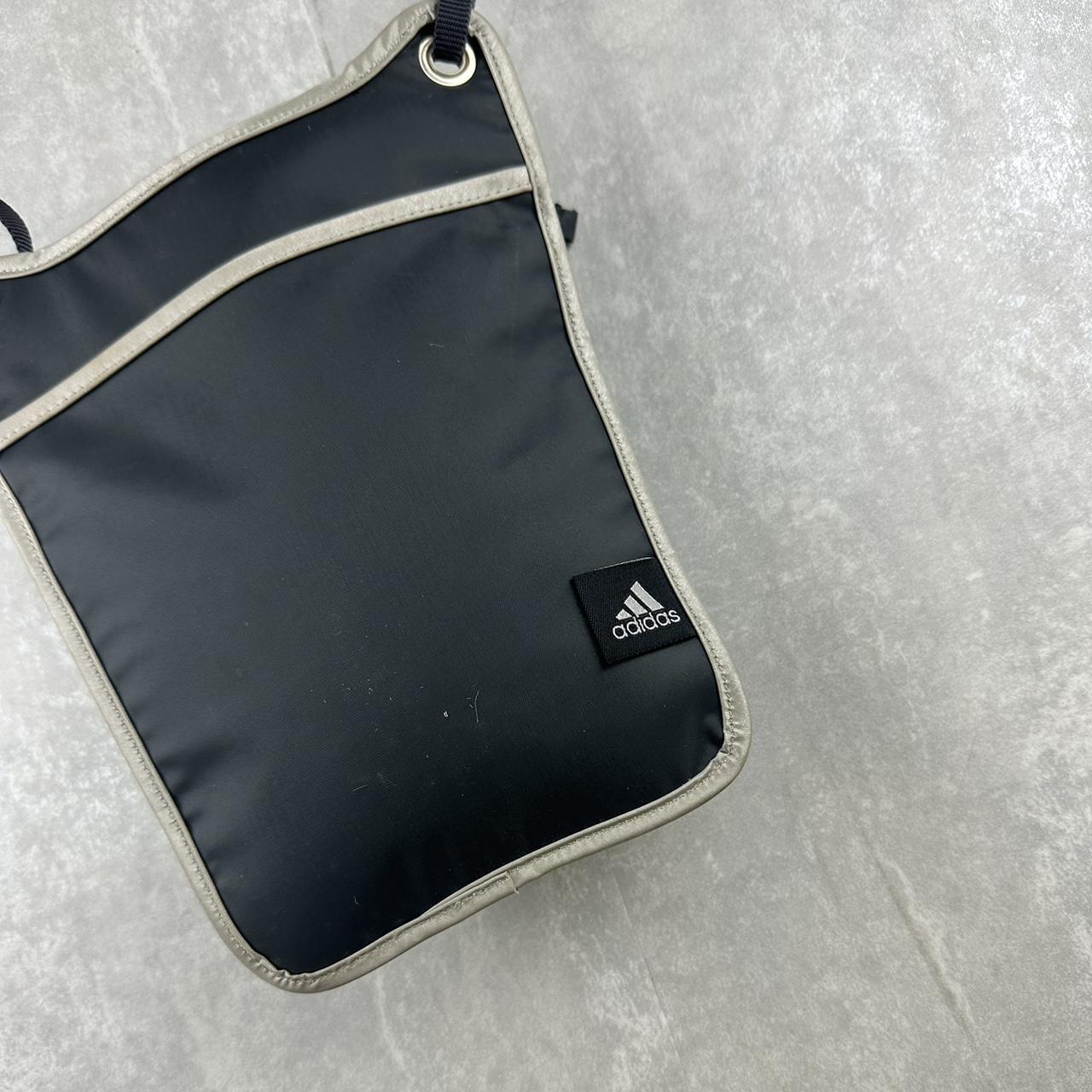 2001 adidas 2000s small items shoulder bag