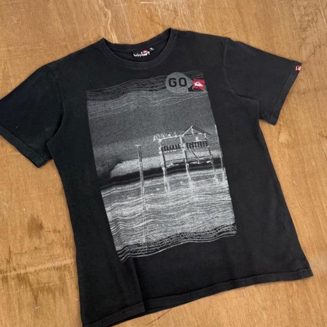 Quiksilver Surfwear black and grey Y2K T-Shirts