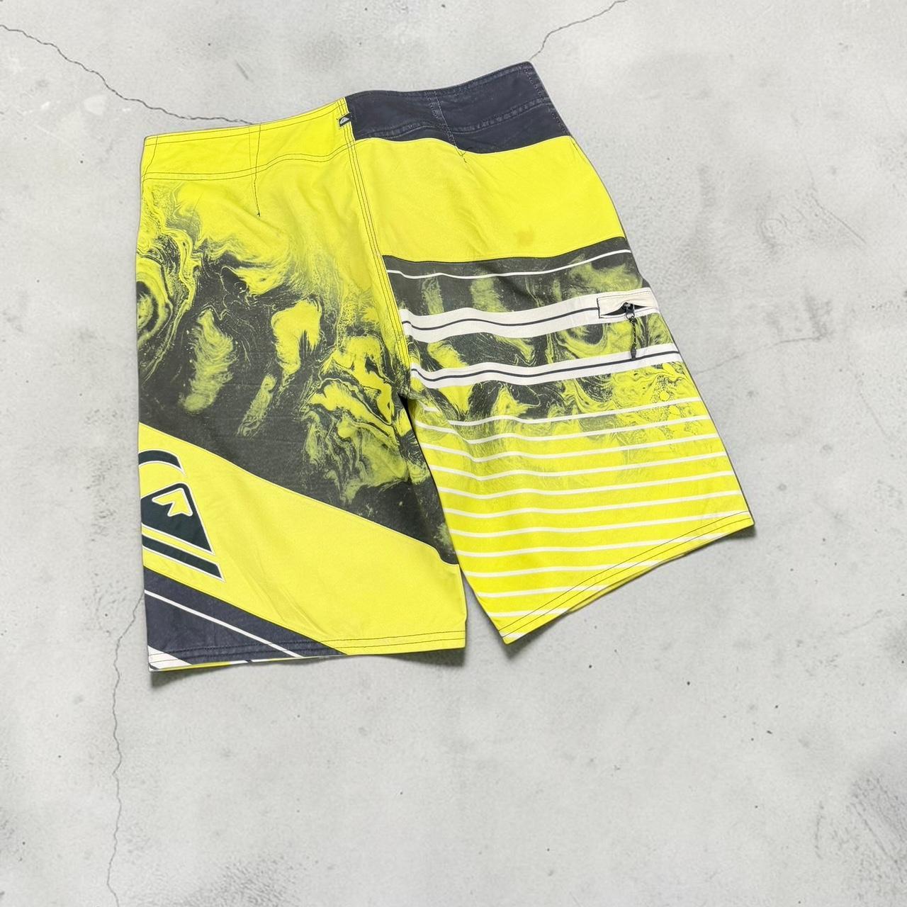 Quiksilver vintage Y2K Surfwear beach swim board shorts