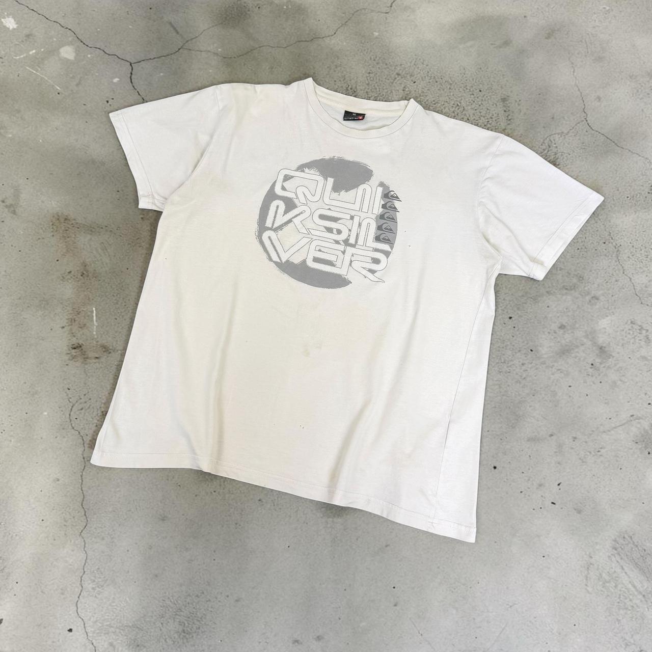 Quiksilver distressed Vintage Y2K Surfwear logo T-Shirt