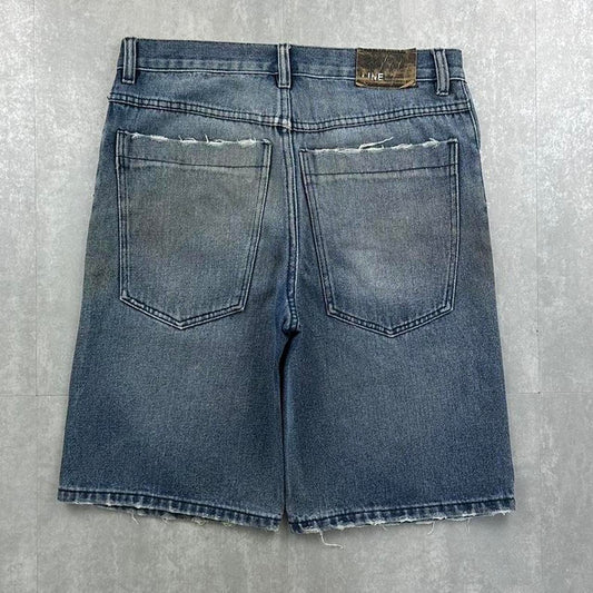 Nine Japanese style 2000s spellout carpenter style skate jorts