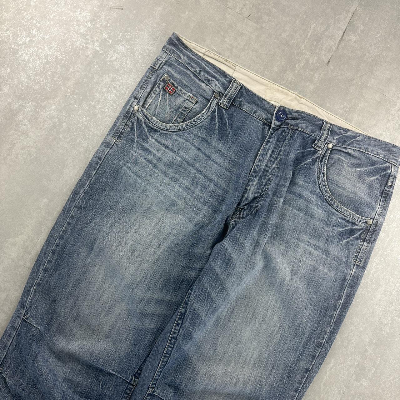 Japanese style 2000s spellout carpenter fit skate jorts