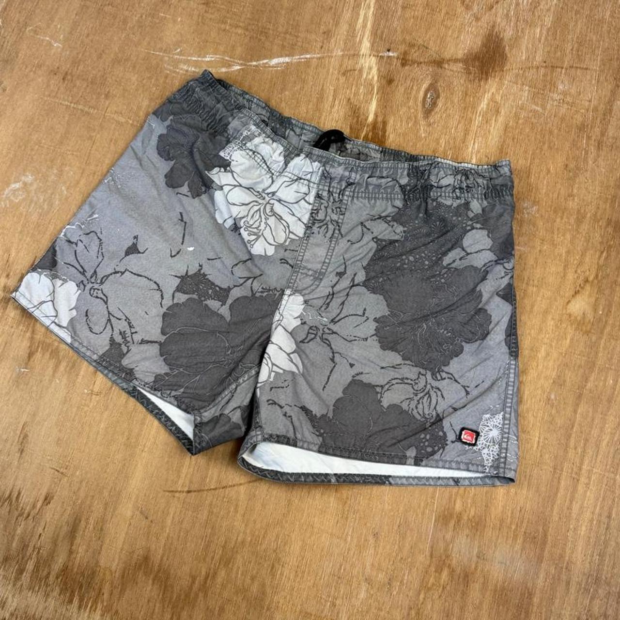Quiksilver Surfwear Y2K swim shorts