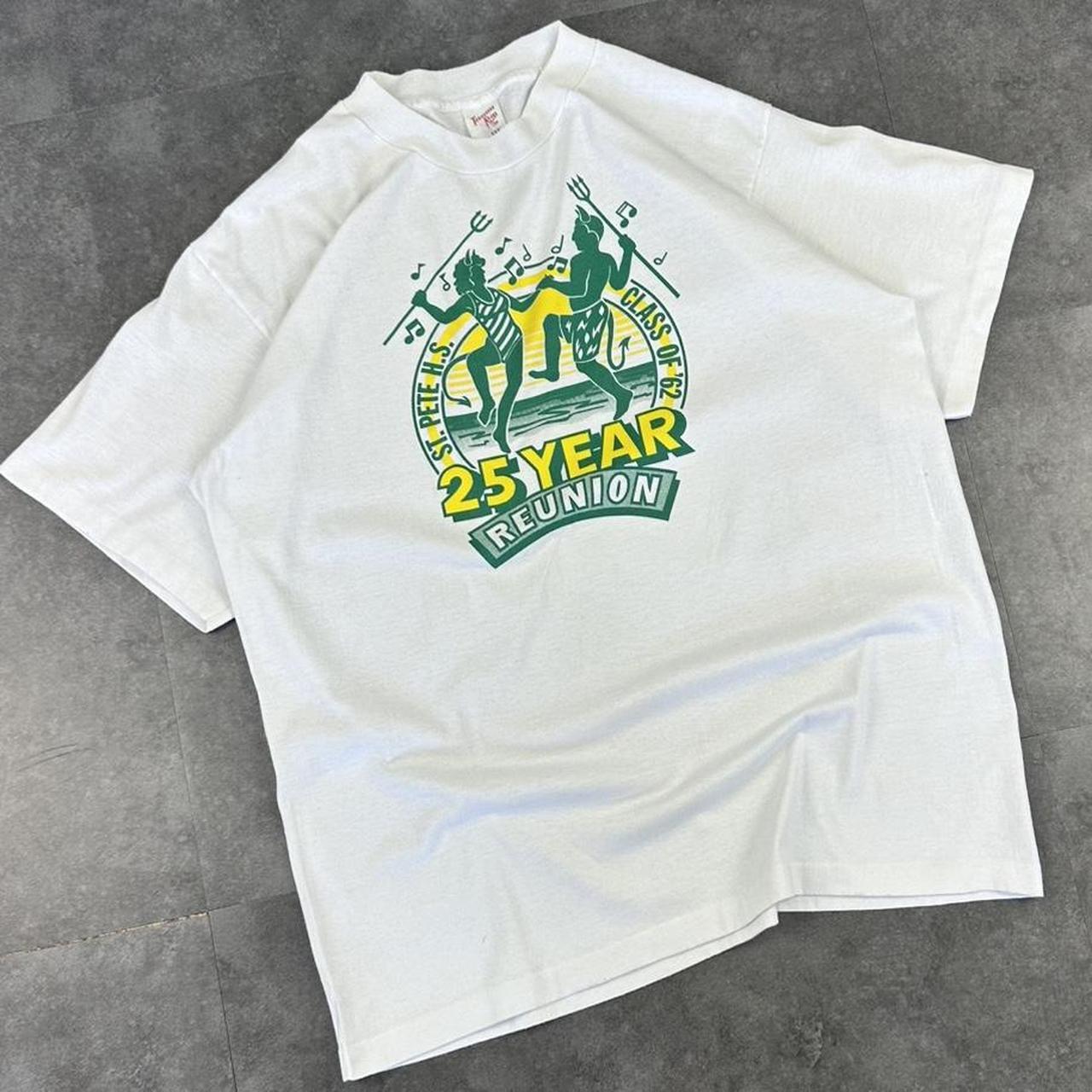 Hanes Heavyweight 2000s School reunion Print graphic T shirt