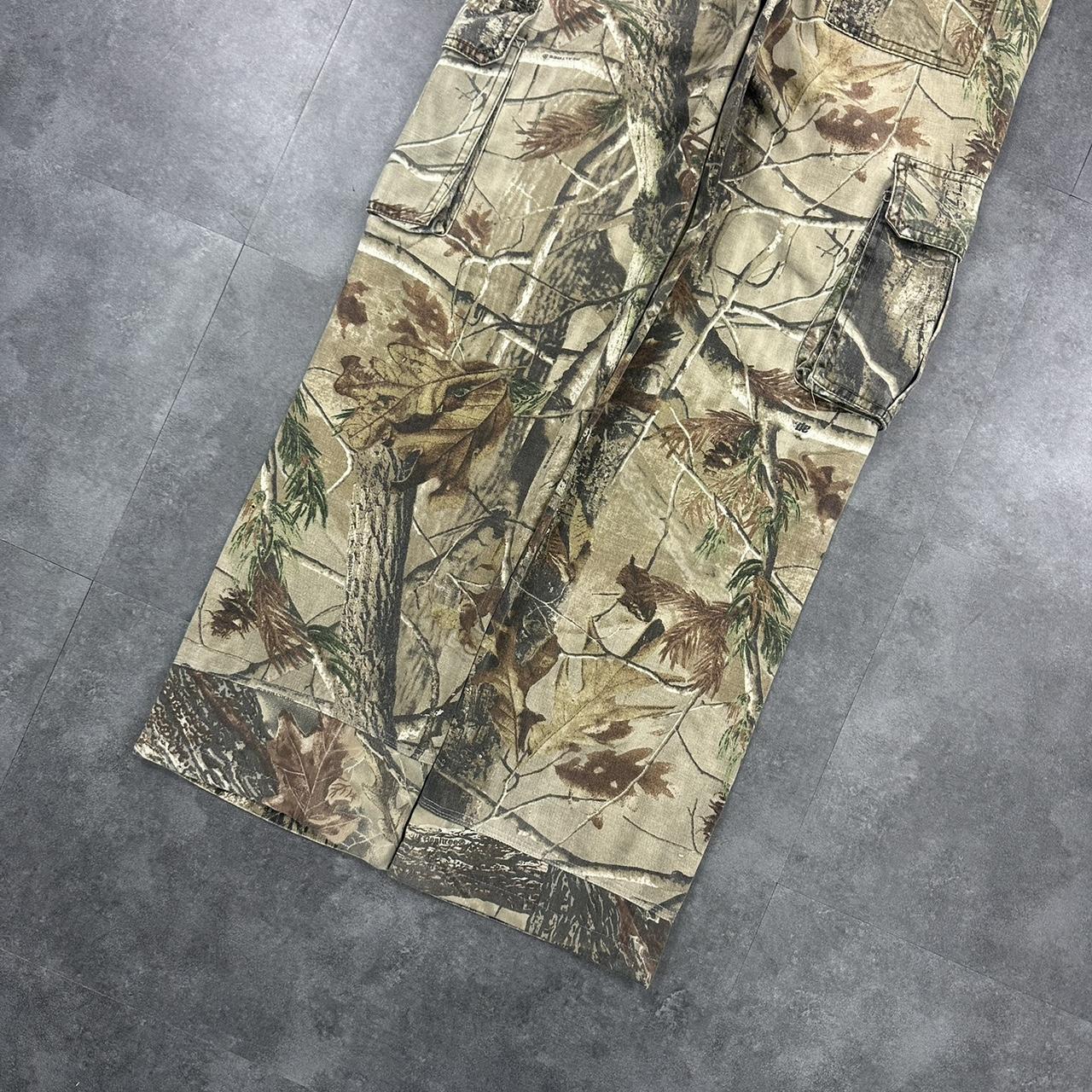 Women’s Realtree camo Mossy oak 2000s dungaree workwear cargo trousers