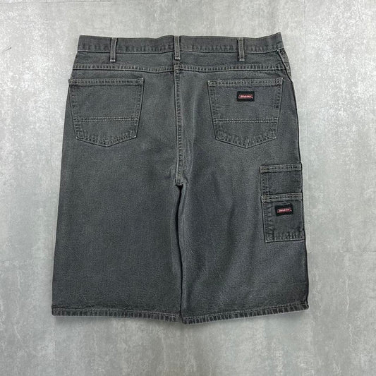 Dickies 2000s spellout carpenter fit skate jorts