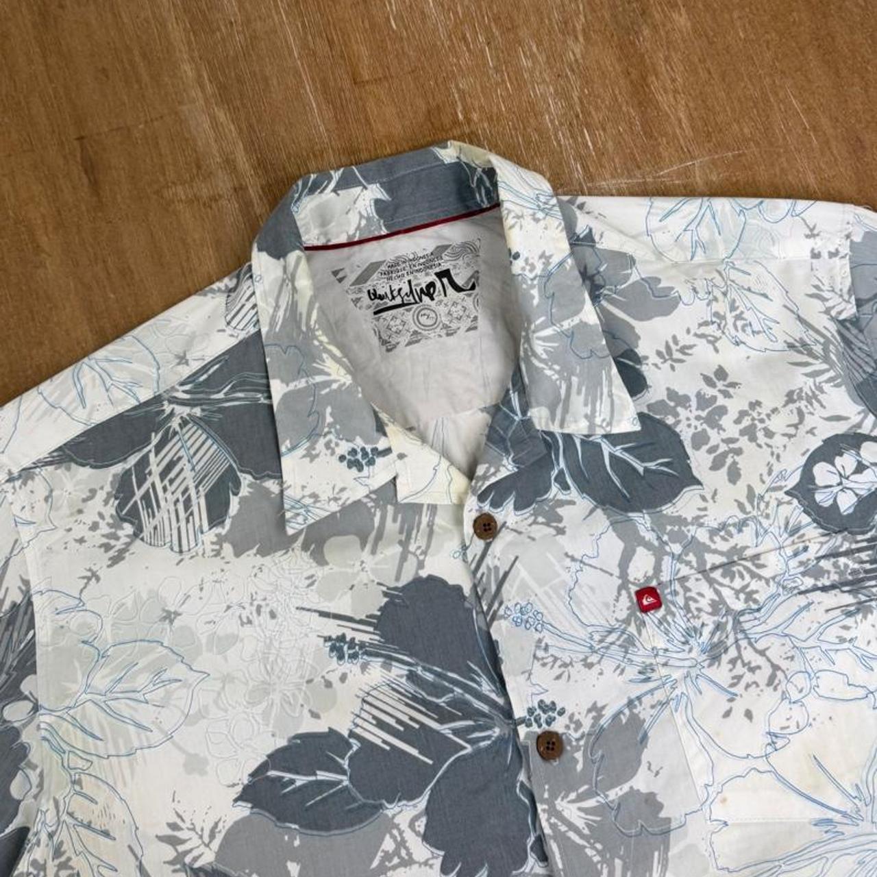 Quiksilver Vintage Y2K floral short sleeve button Shirt