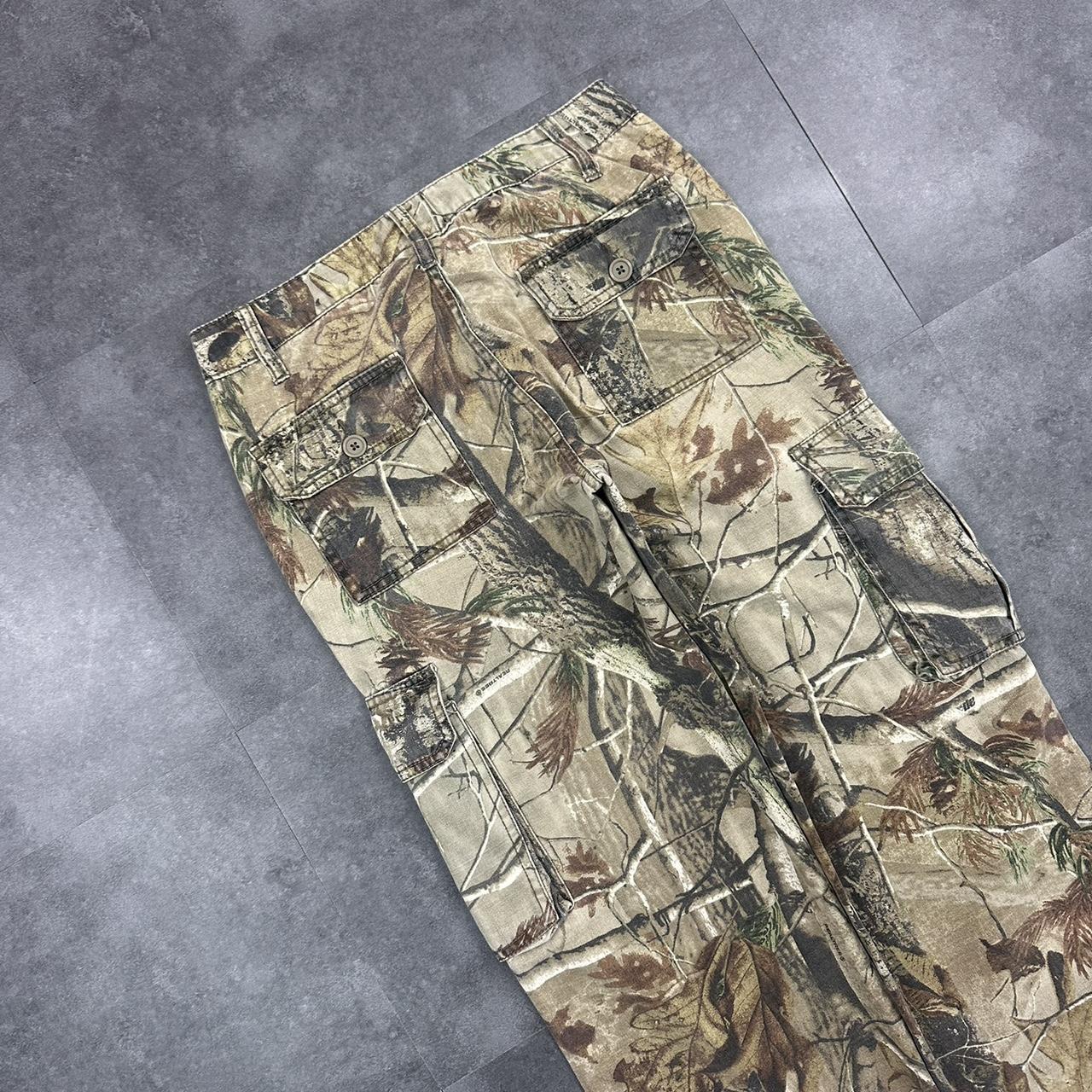 Women’s Realtree camo Mossy oak 2000s dungaree workwear cargo trousers