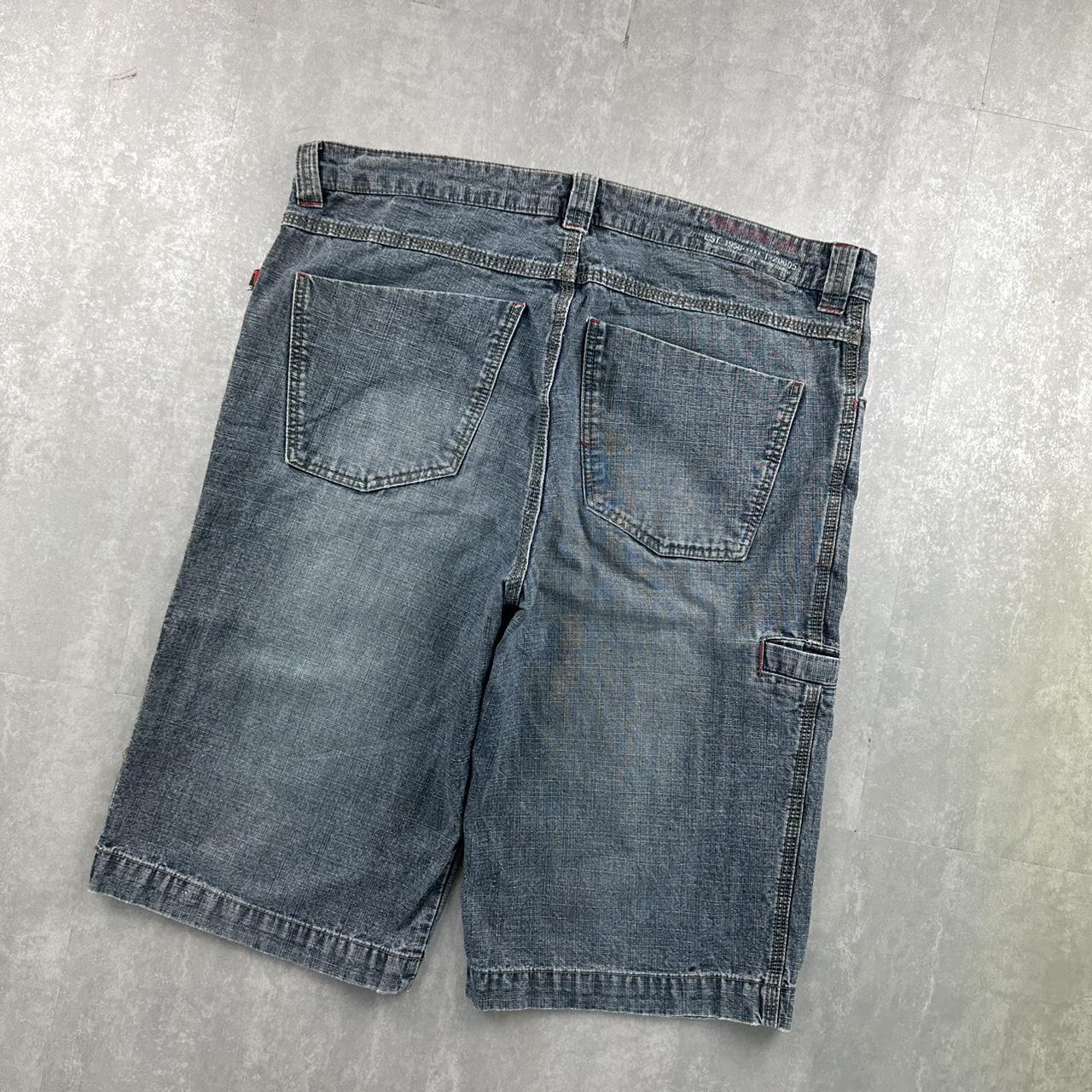 Japanese style 2000s spellout carpenter fit skate jorts