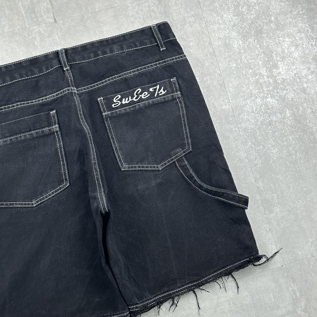 Japanese style 2000s spellout carpenter fit skate cargo jorts